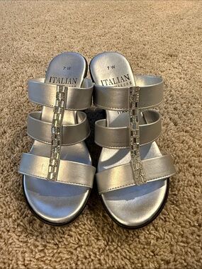 Italian Shoemakers Metallic Silver Strappy T-Bar Sandals